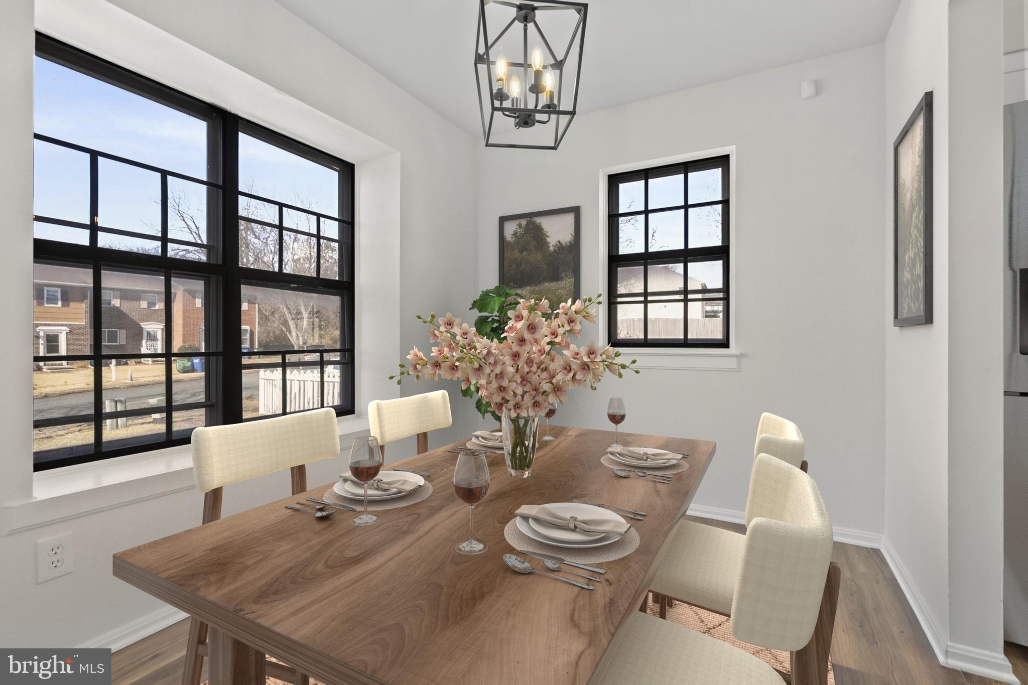 BRENTWOOD SQUARE - Residential