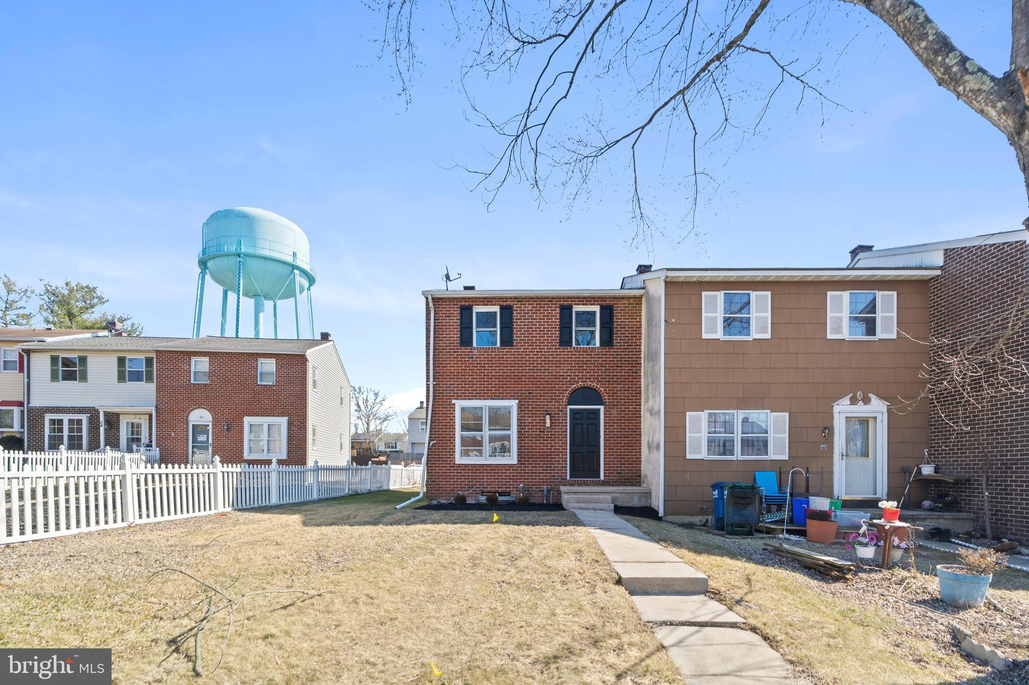 BRENTWOOD SQUARE - Residential