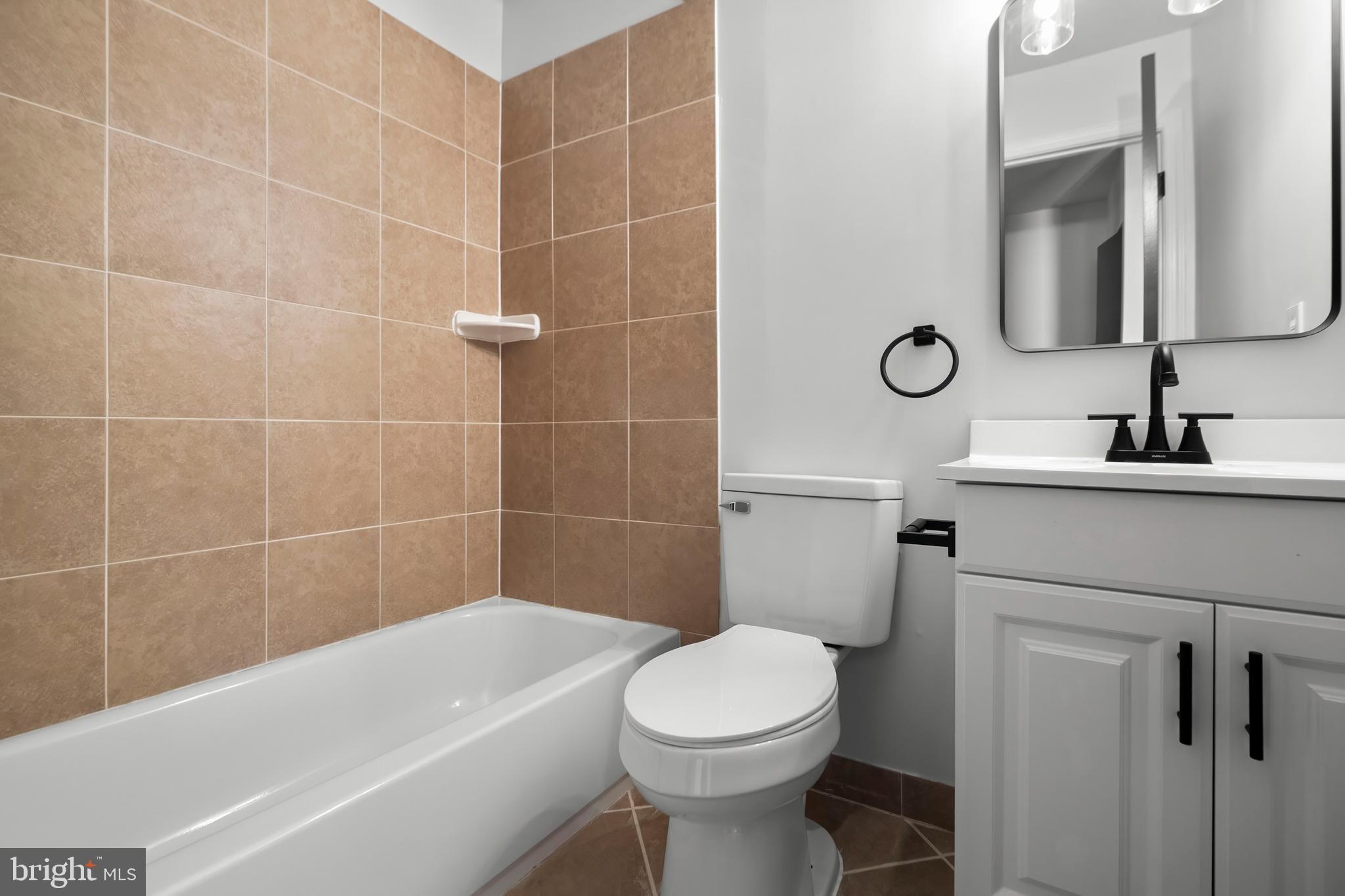 BRENTWOOD SQUARE - Residential