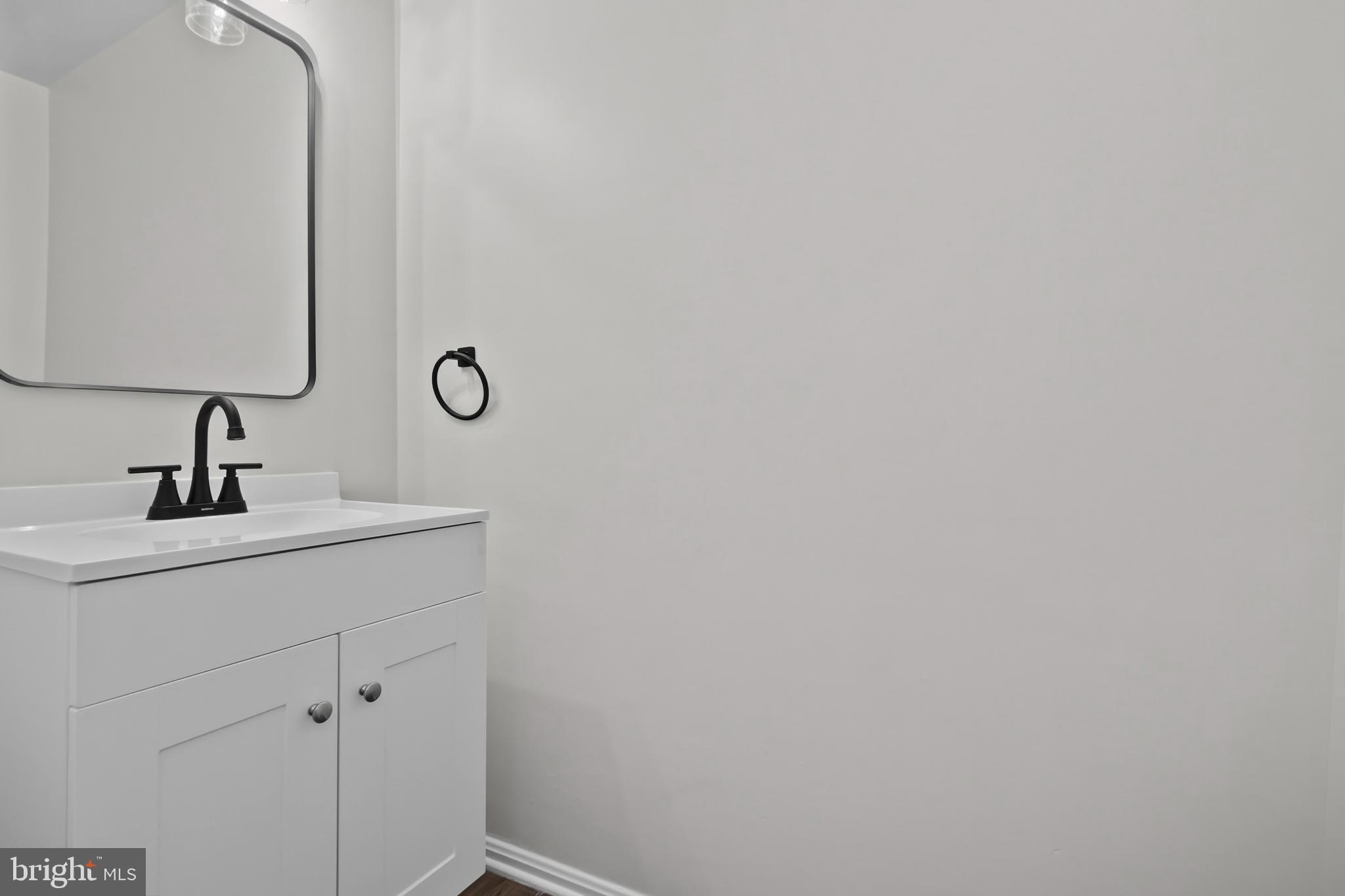 BRENTWOOD SQUARE - Residential