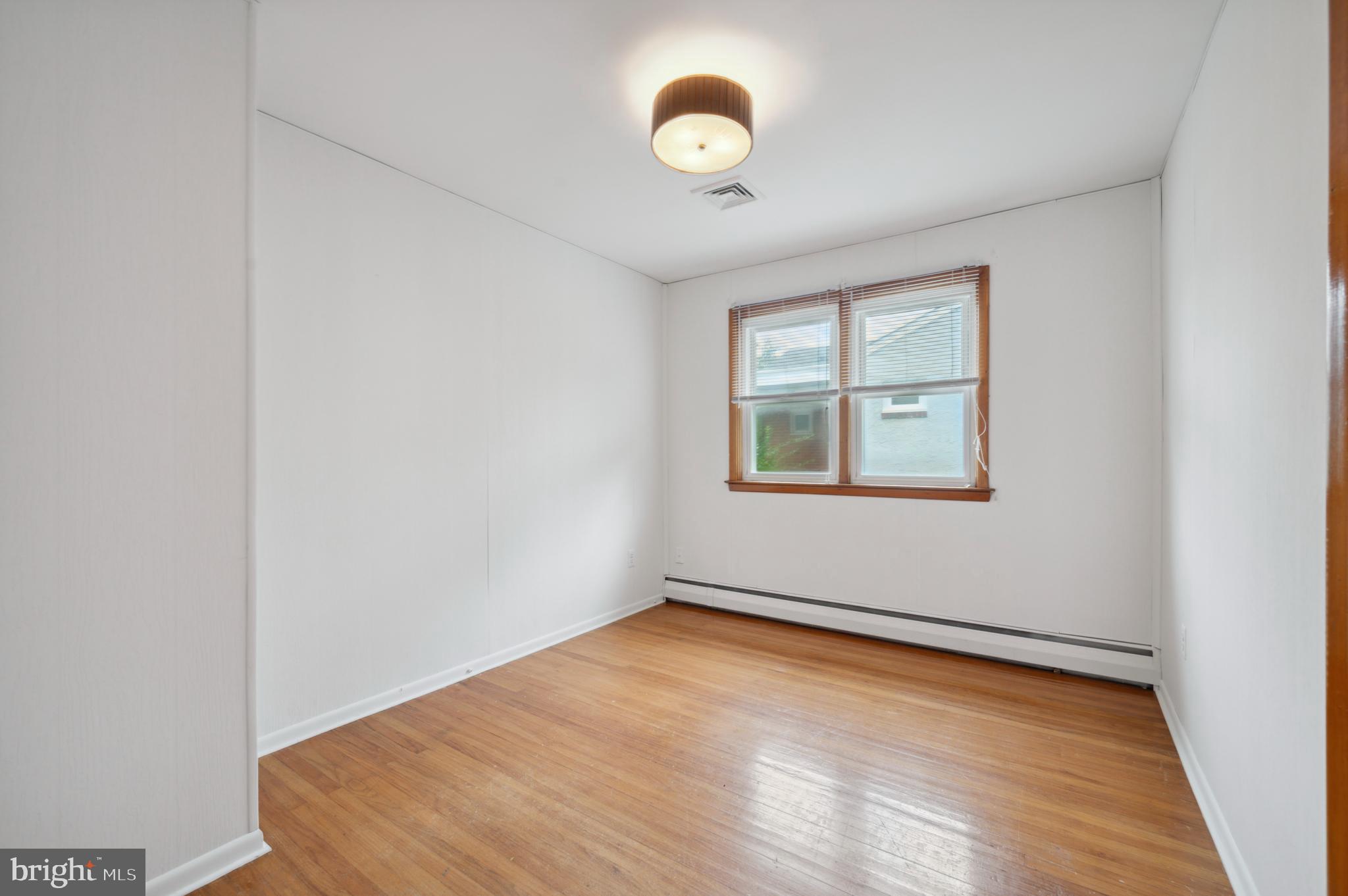 MILMONT PARK - Residential