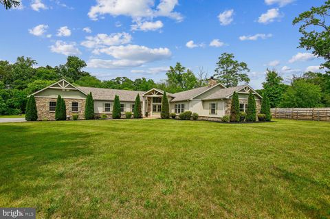 Photo of 1438 Brewer Neck Road, PASADENA, MD 21122 (MLS # MDAA2148704)