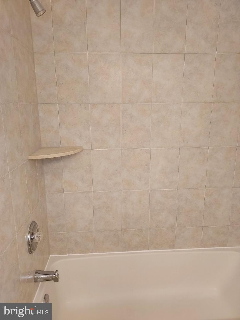 VILLAS AT COUNTRYSIDE - Residential Lease