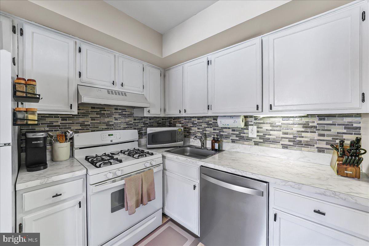 PAINTERS CROSSING - Residential