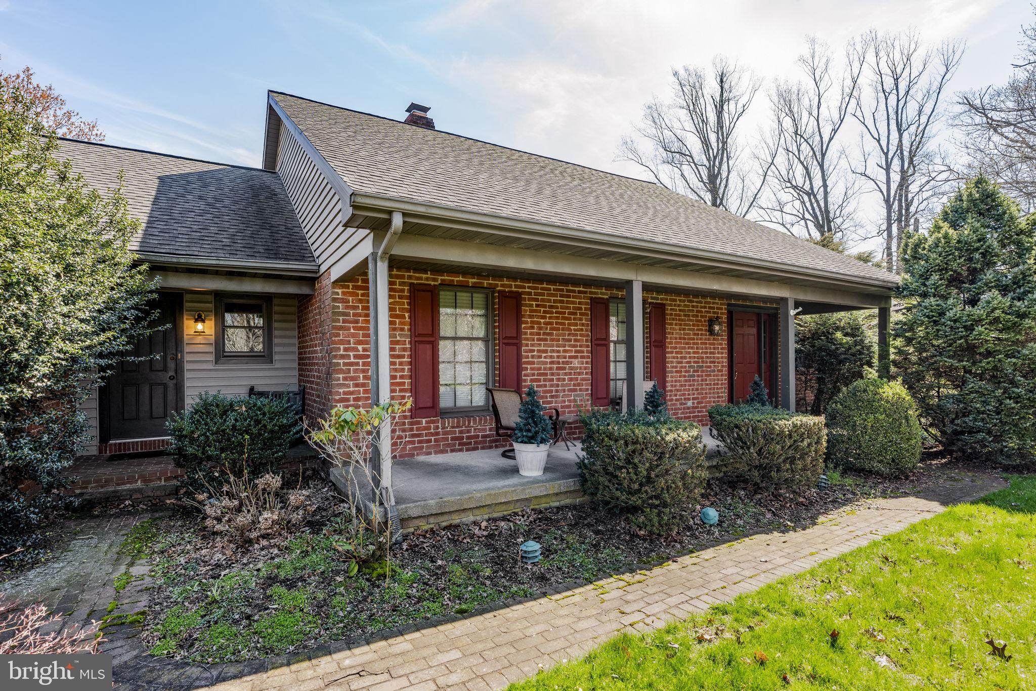 712 VINEMONT ROAD