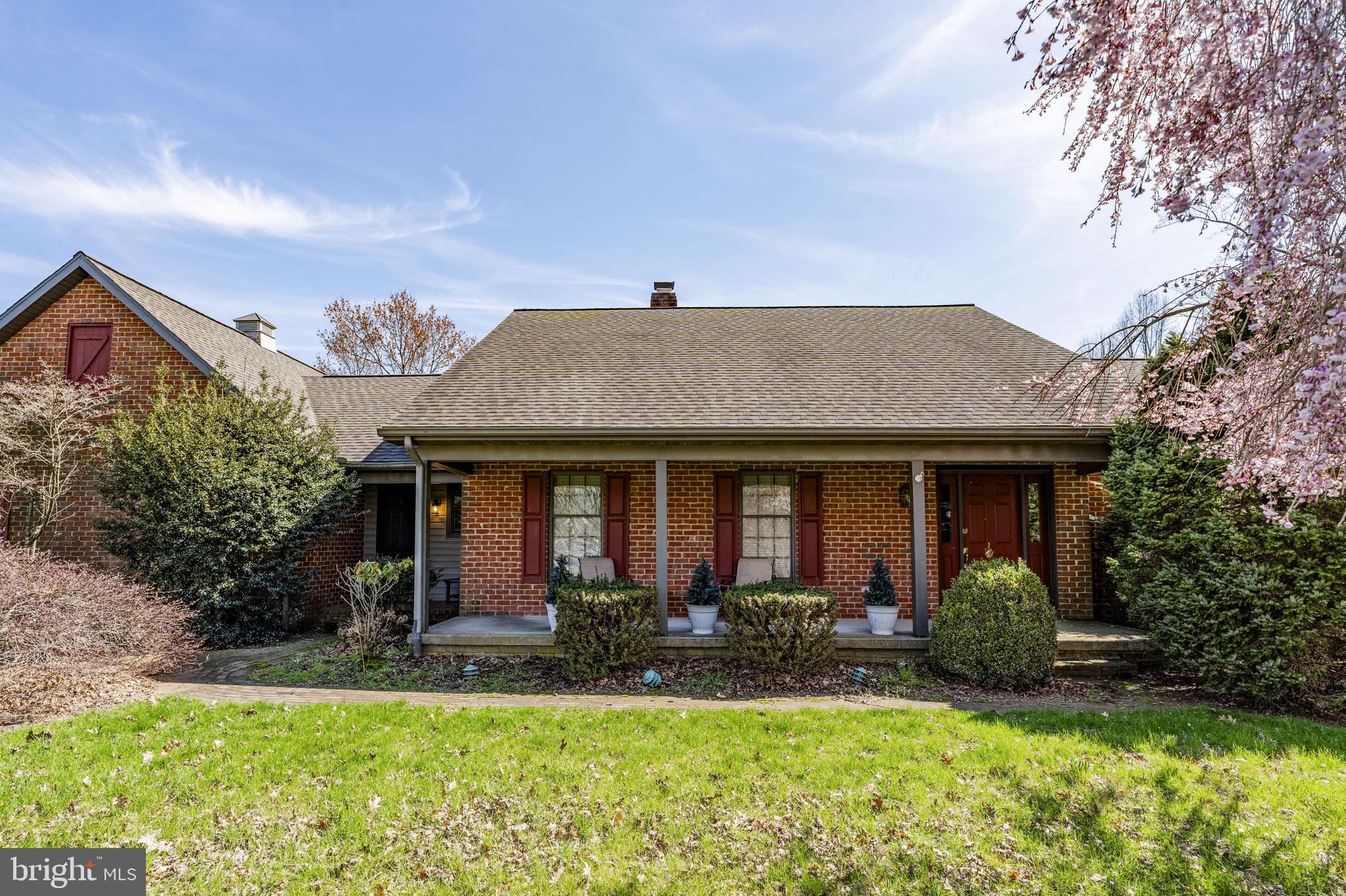 712 VINEMONT ROAD