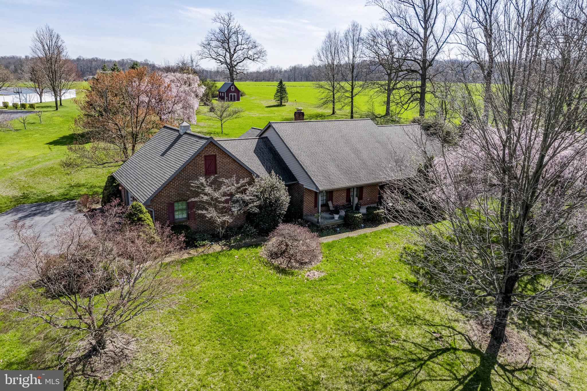 712 VINEMONT ROAD
