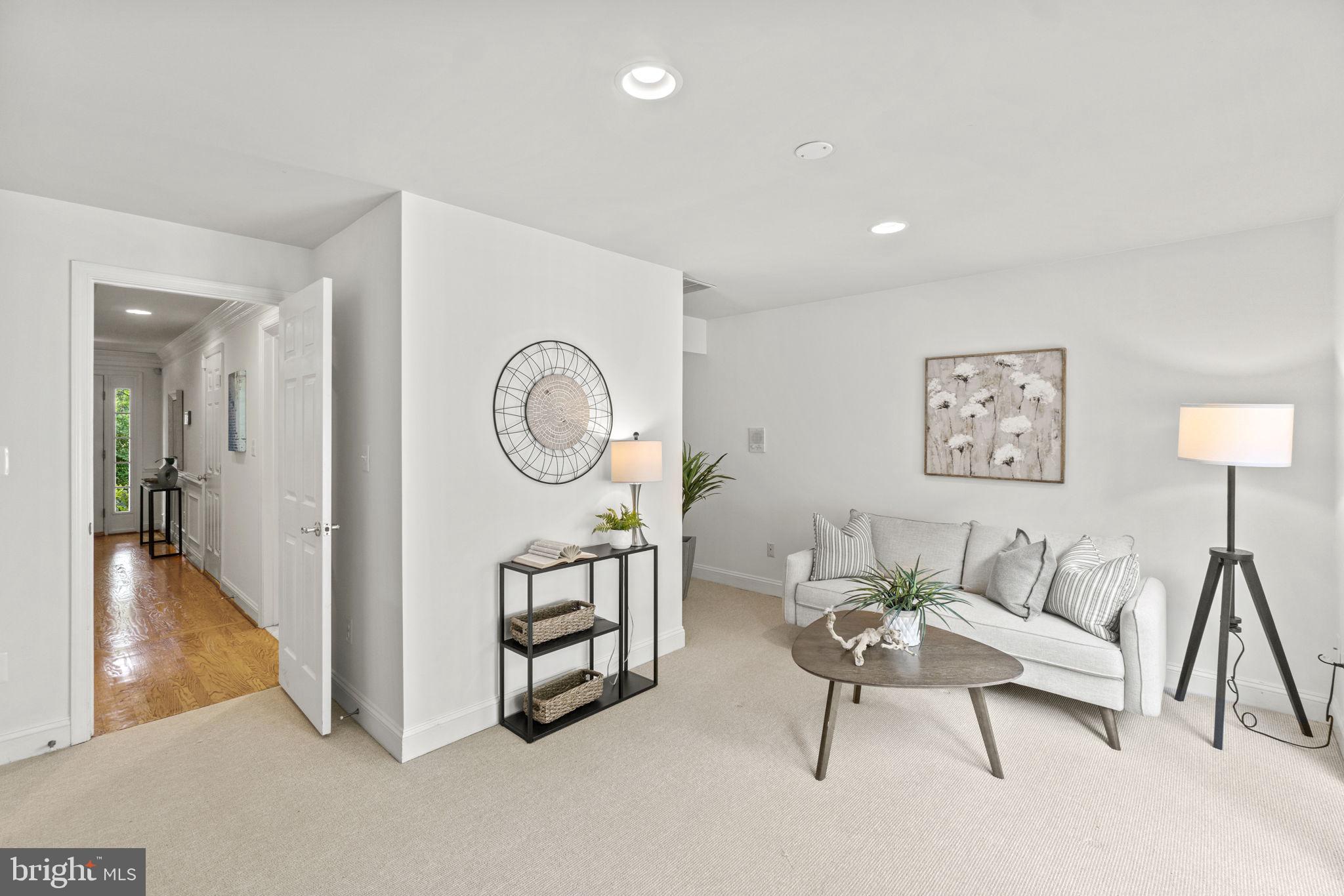 PALISADES PARK - Residential