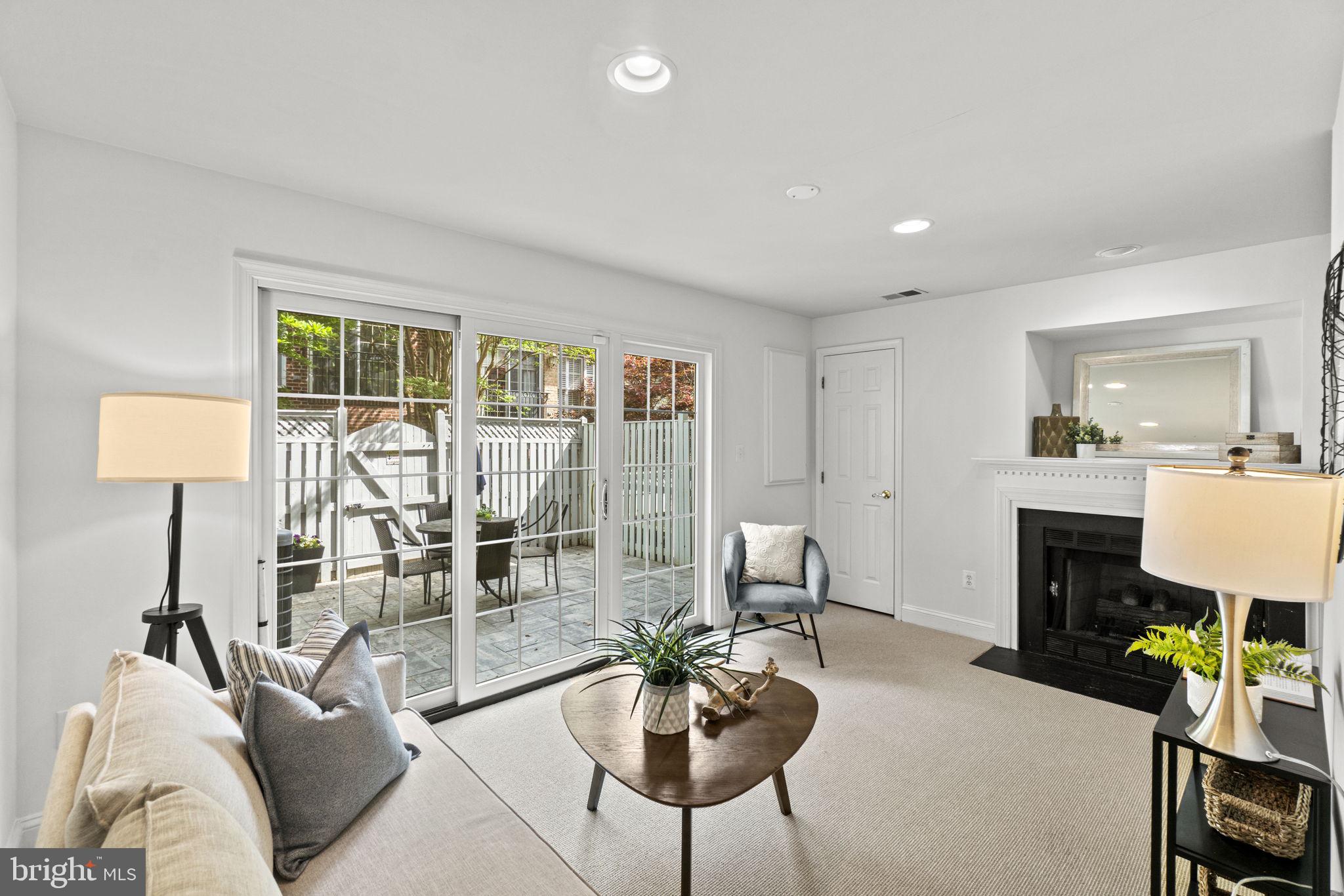 PALISADES PARK - Residential