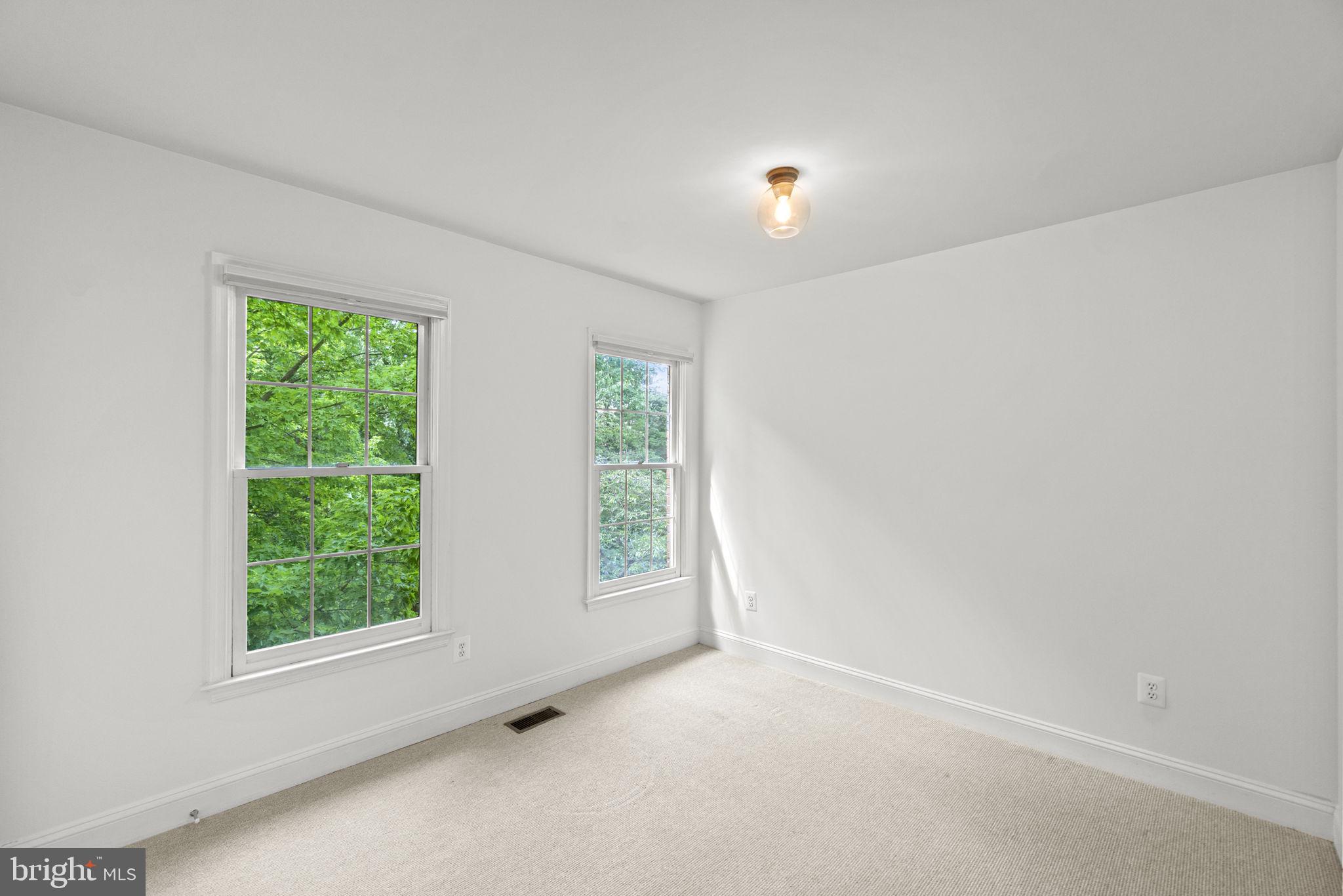 PALISADES PARK - Residential