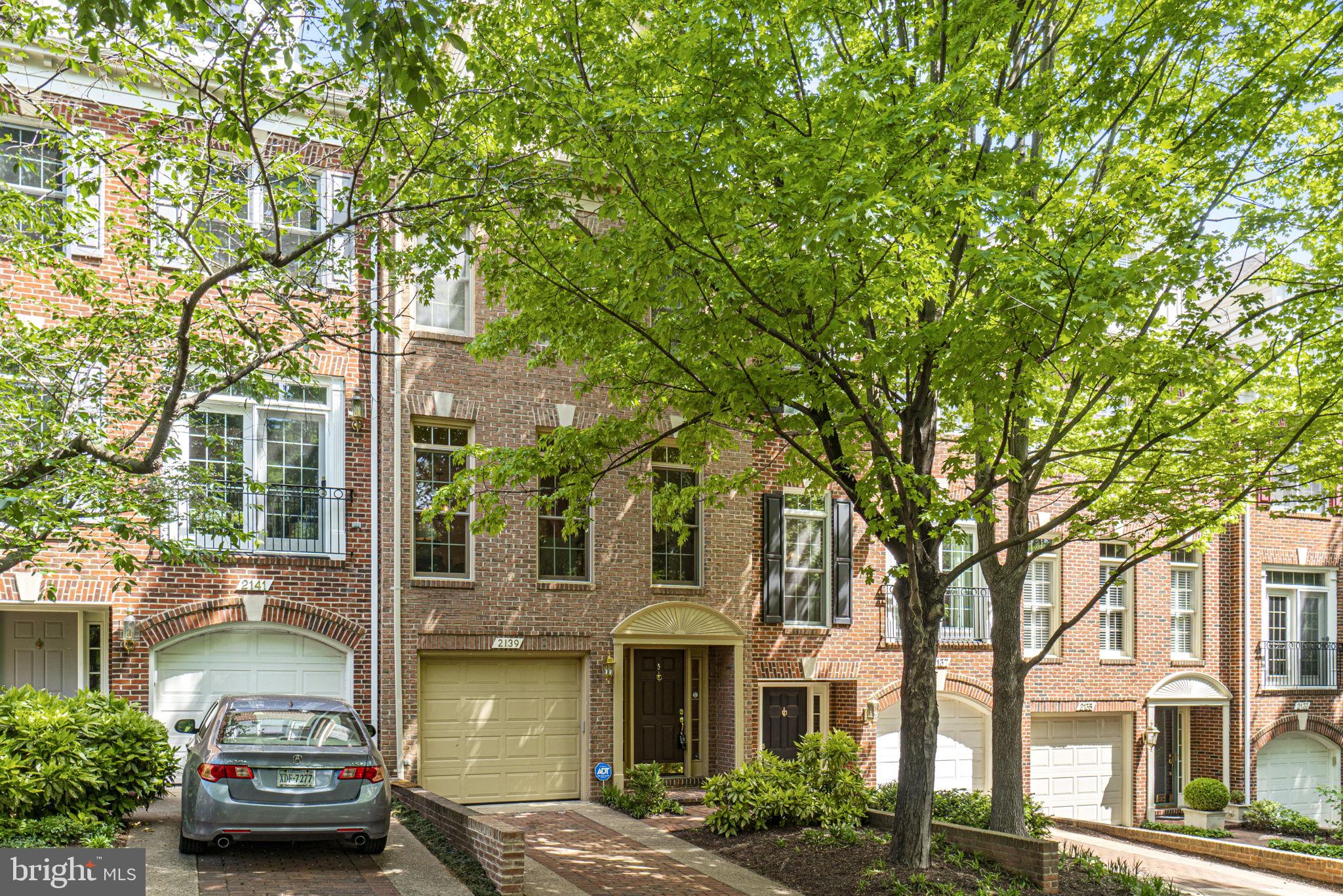 PALISADES PARK - Residential