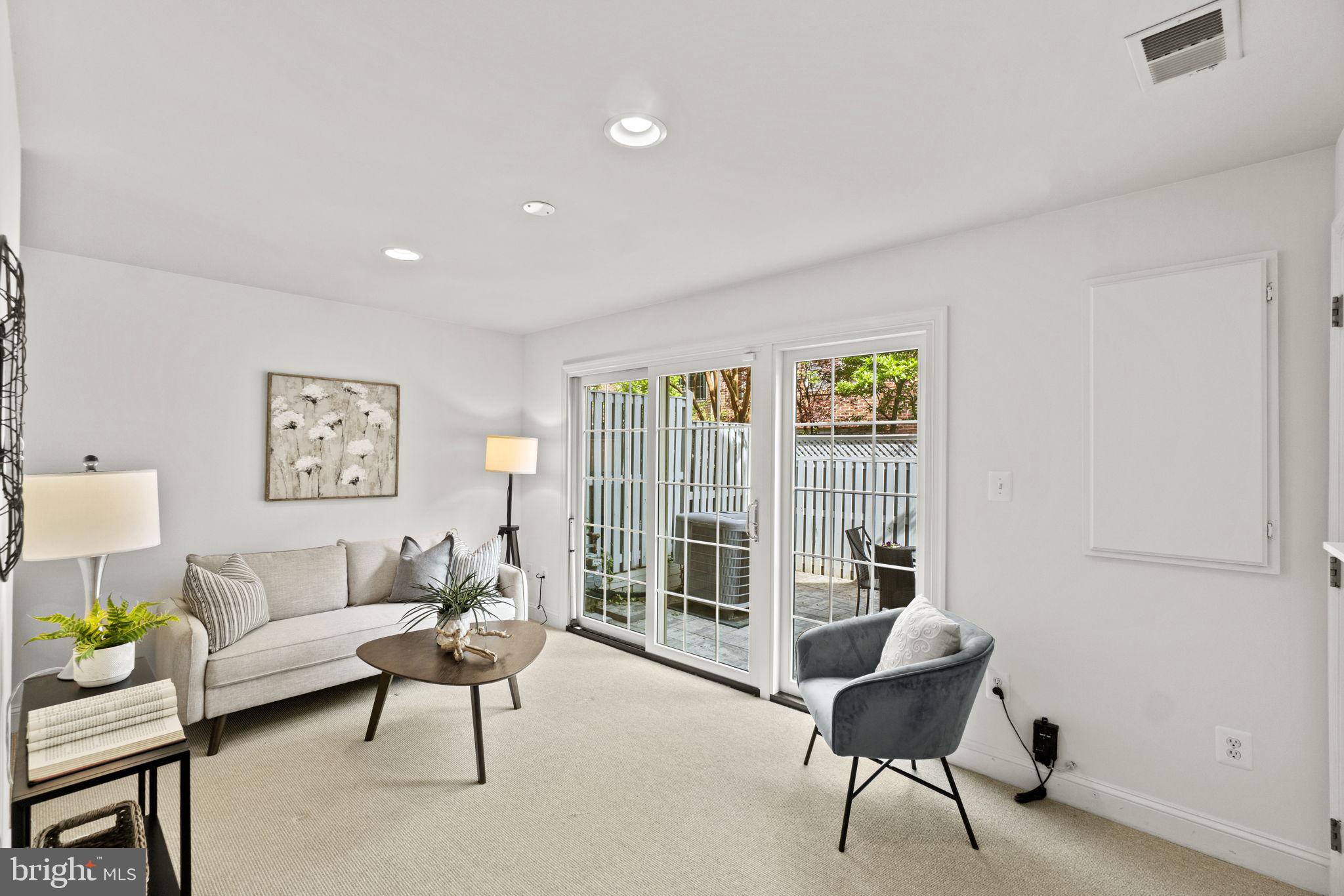 PALISADES PARK - Residential