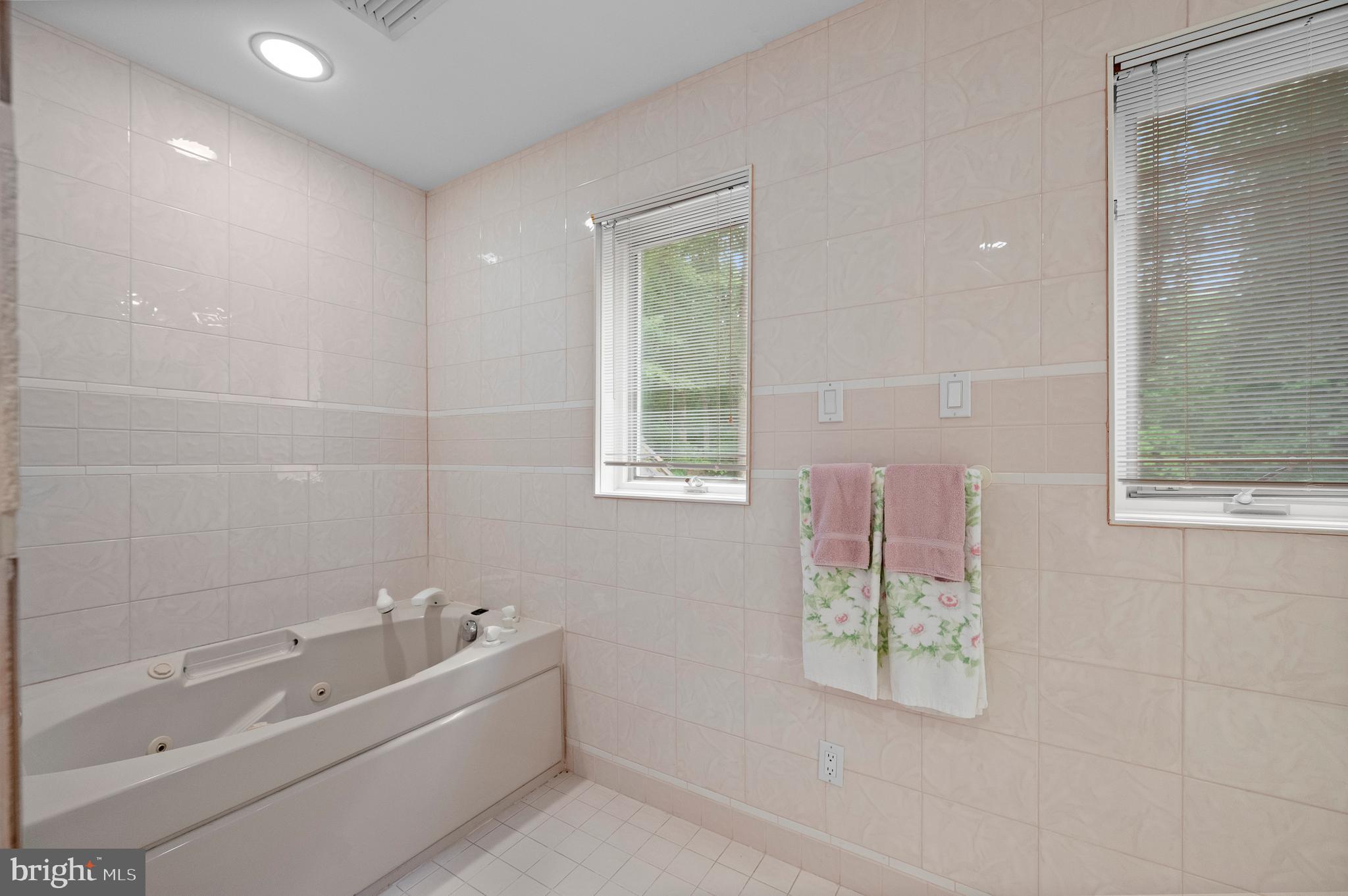 RADNOR HUNT - Residential