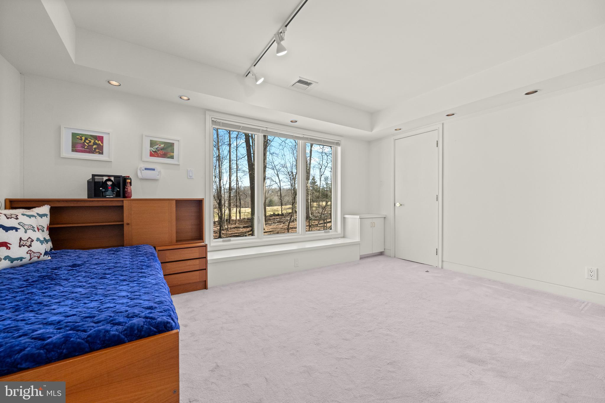 RADNOR HUNT - Residential