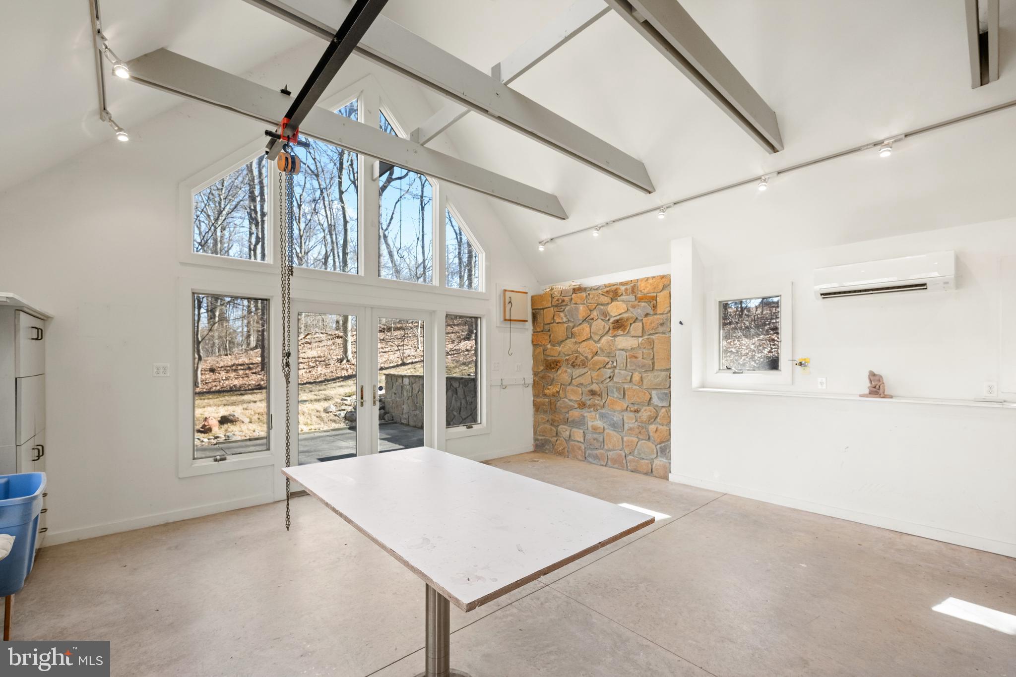 RADNOR HUNT - Residential