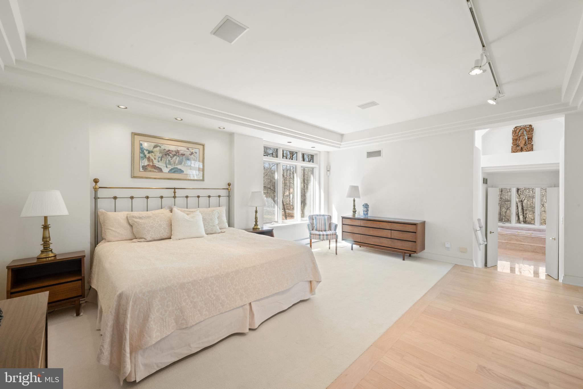 RADNOR HUNT - Residential