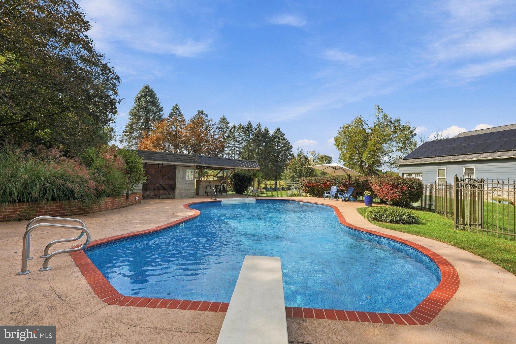 3295 SPRINGVIEW DRIVE W