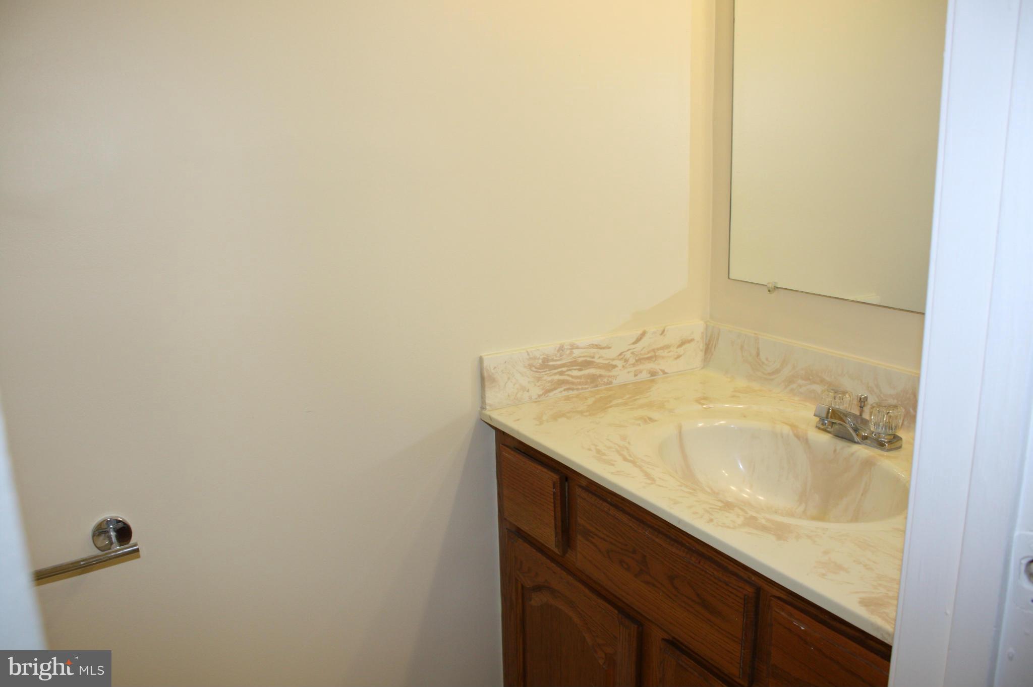 DUMONT OAKS - Residential Lease