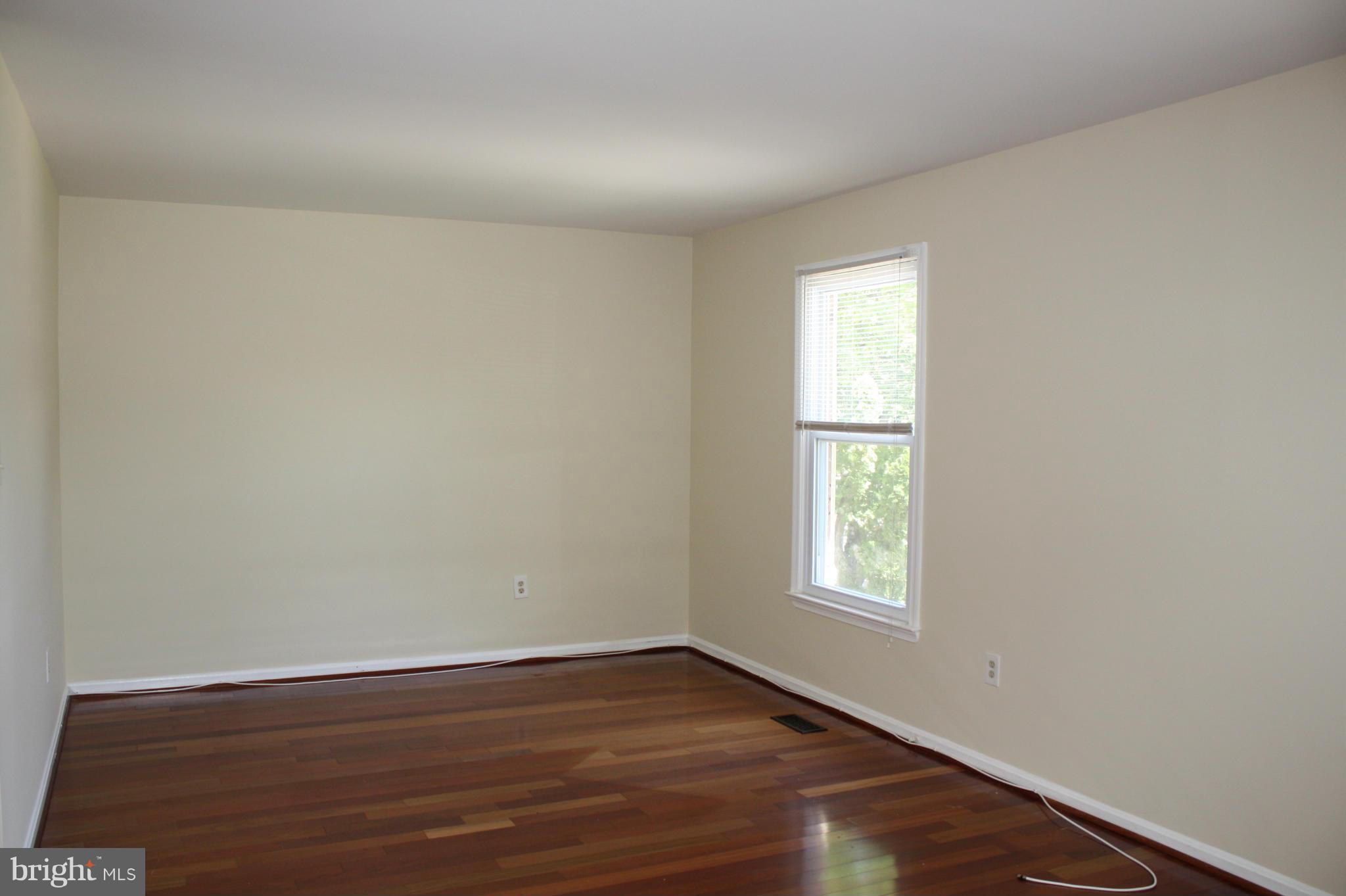 DUMONT OAKS - Residential Lease