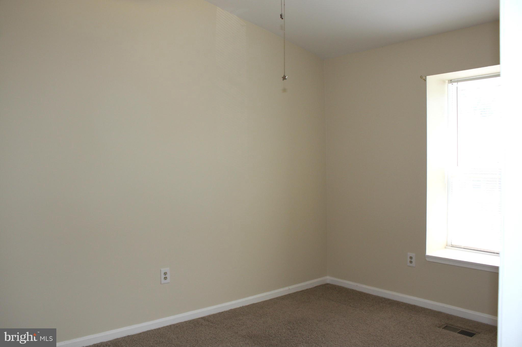 DUMONT OAKS - Residential Lease