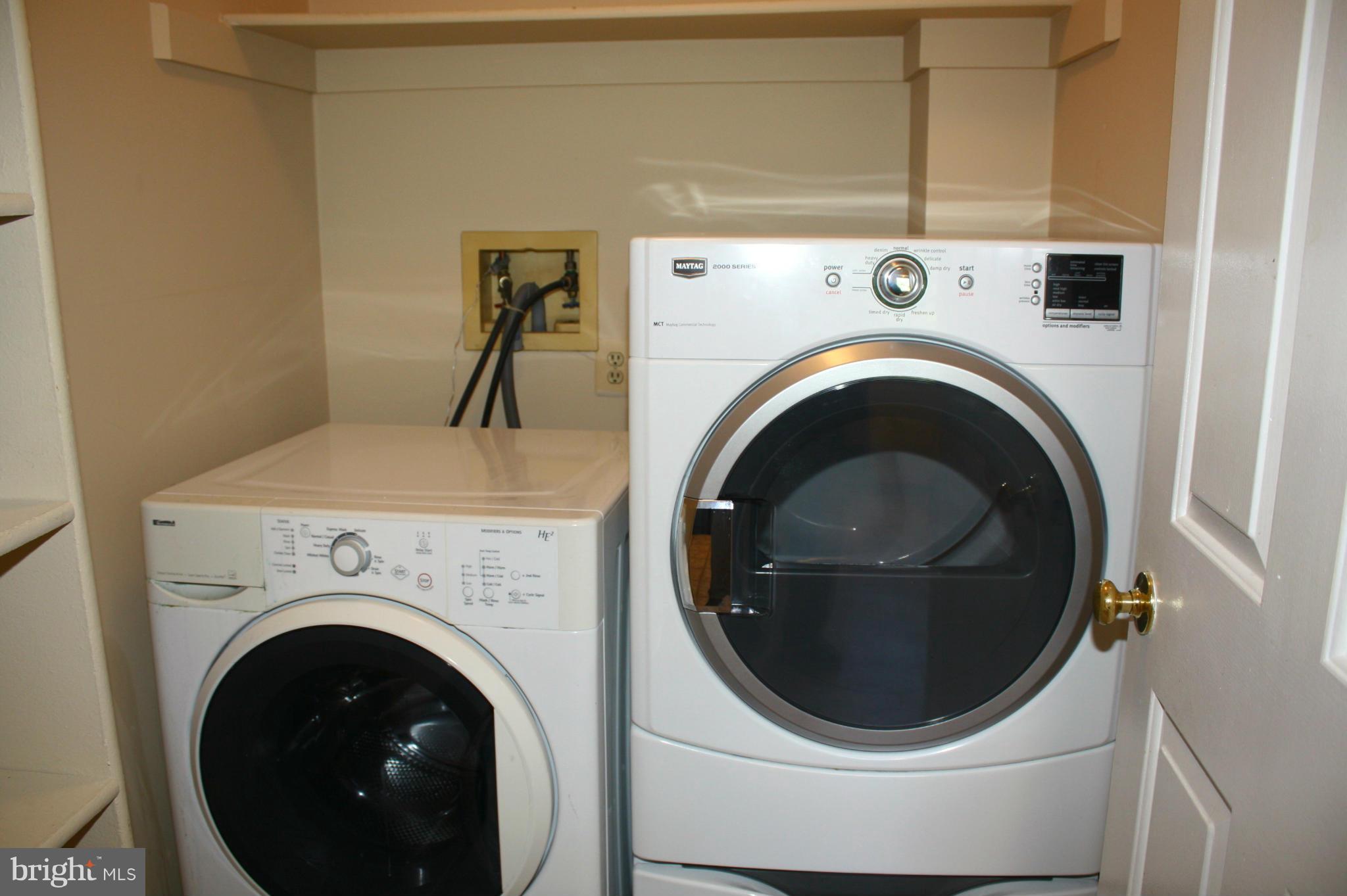 DUMONT OAKS - Residential Lease