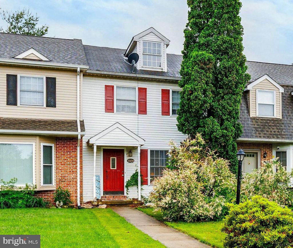 Photo of 1104 Hampden Drive, STRASBURG, PA 17579 (MLS # PALA2070142)