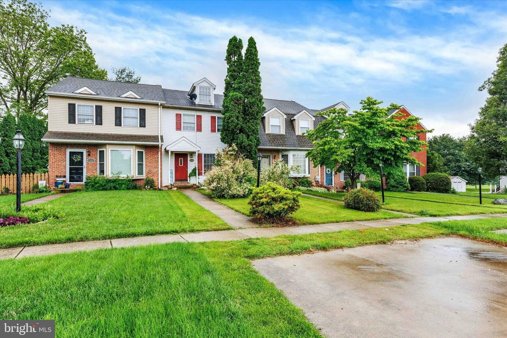 Photo of 1104 Hampden Drive, STRASBURG, PA 17579 (MLS # PALA2070142)