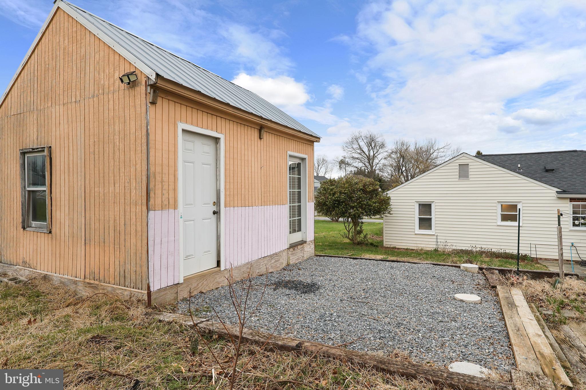 DAMASCUS OUTSIDE - Residential