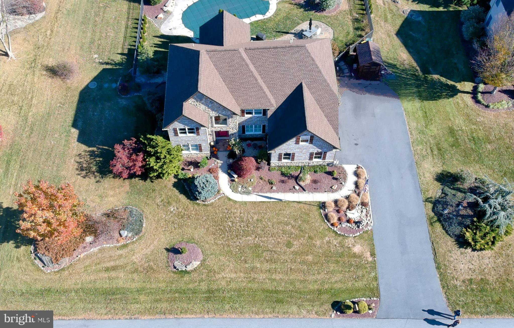 HIDDEN OAKS - Residential