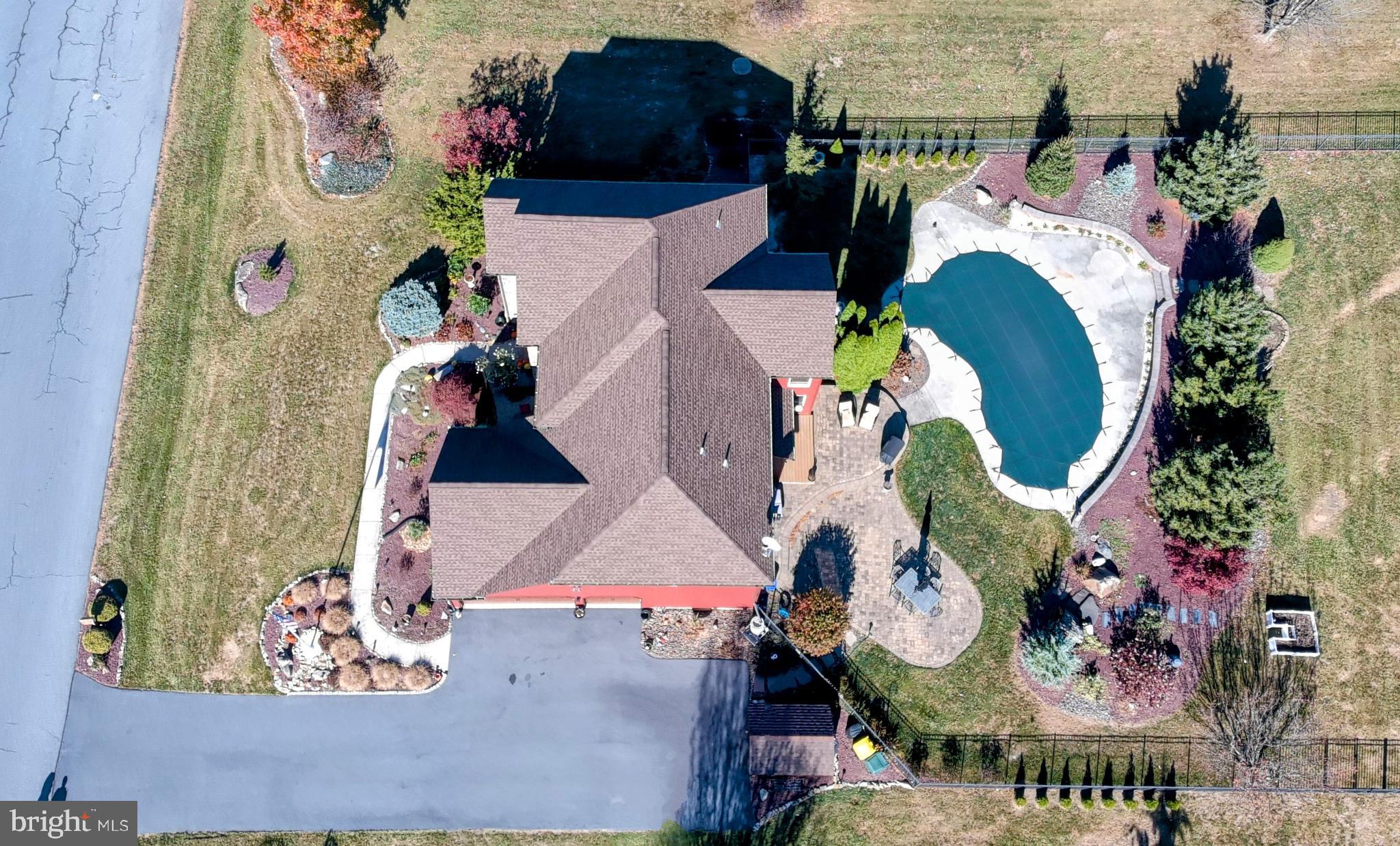 HIDDEN OAKS - Residential