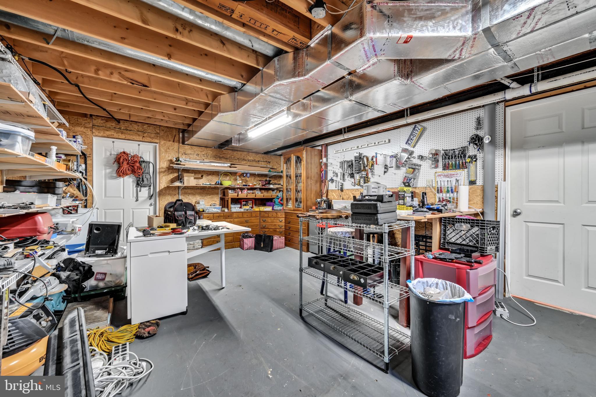 HIDDEN OAKS - Residential