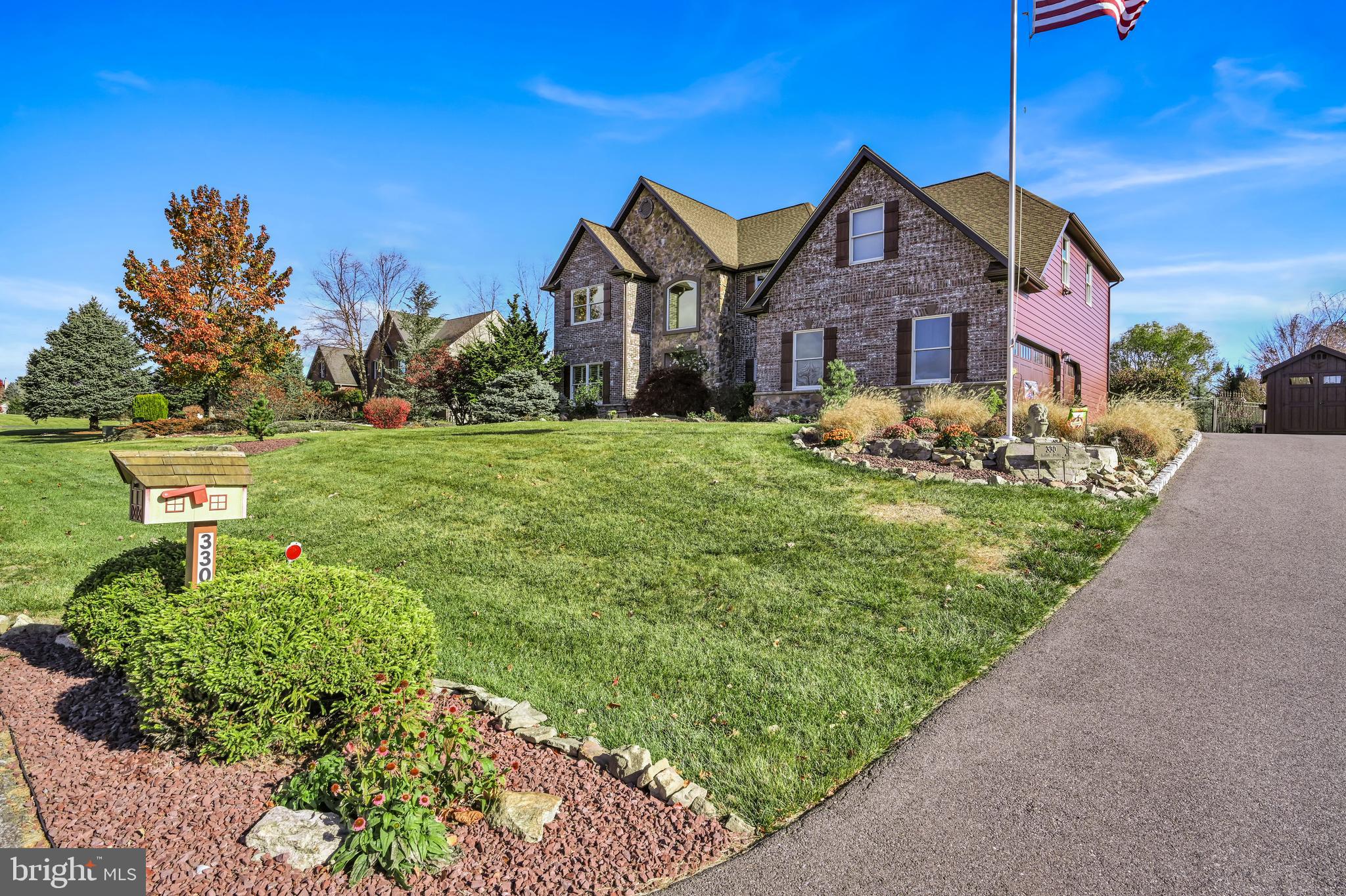 HIDDEN OAKS - Residential