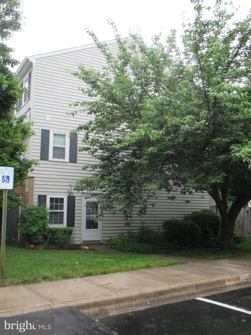 Beautifully Updated 2 Bedroom 1 Full Bathroom Piggyback Townhouse Condo in Gaithersburg! Features spacious living room/dining room combo with great open floor plan, working wood fireplace and crown molding throughout. Eat in kitchen with laminate hardwood flooring, updated cabinets, pantry closet and all stainless steel appliances! Two spacious bedrooms with ample closet space share a full bath with an updated vanity and shower/tub combo! There is also a laundry room with a full size washer and dryer! A spacious patio and backyard for outdoor entertainment.

  Community has a playground, dog park, and is very convenient to great shopping/dining at Kentlands Market Square!

Dogs under 30lbs considered on a case by case basis with an additional non refundable pet fee!