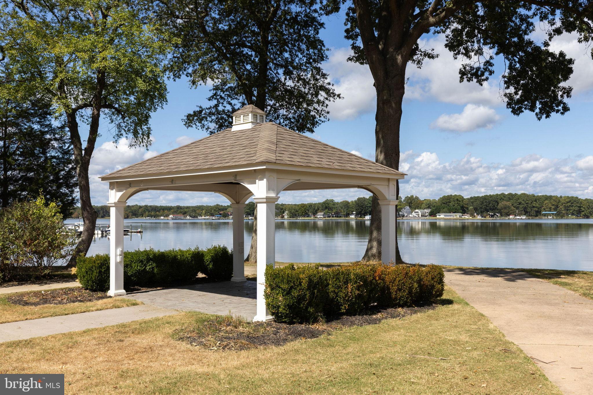 SWAN POINT - Residential