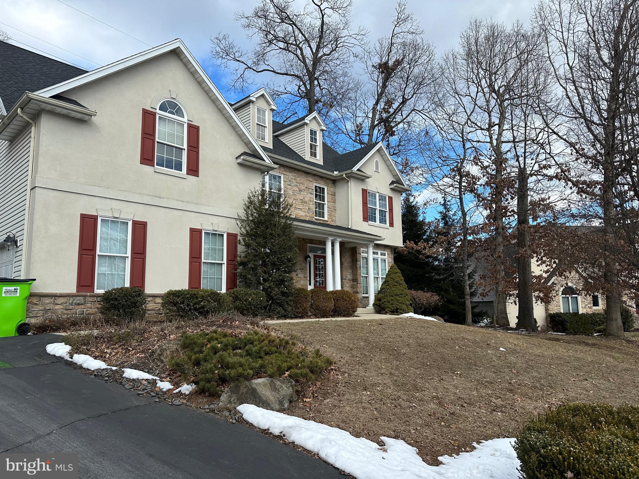 WOODFIELDS - Residential