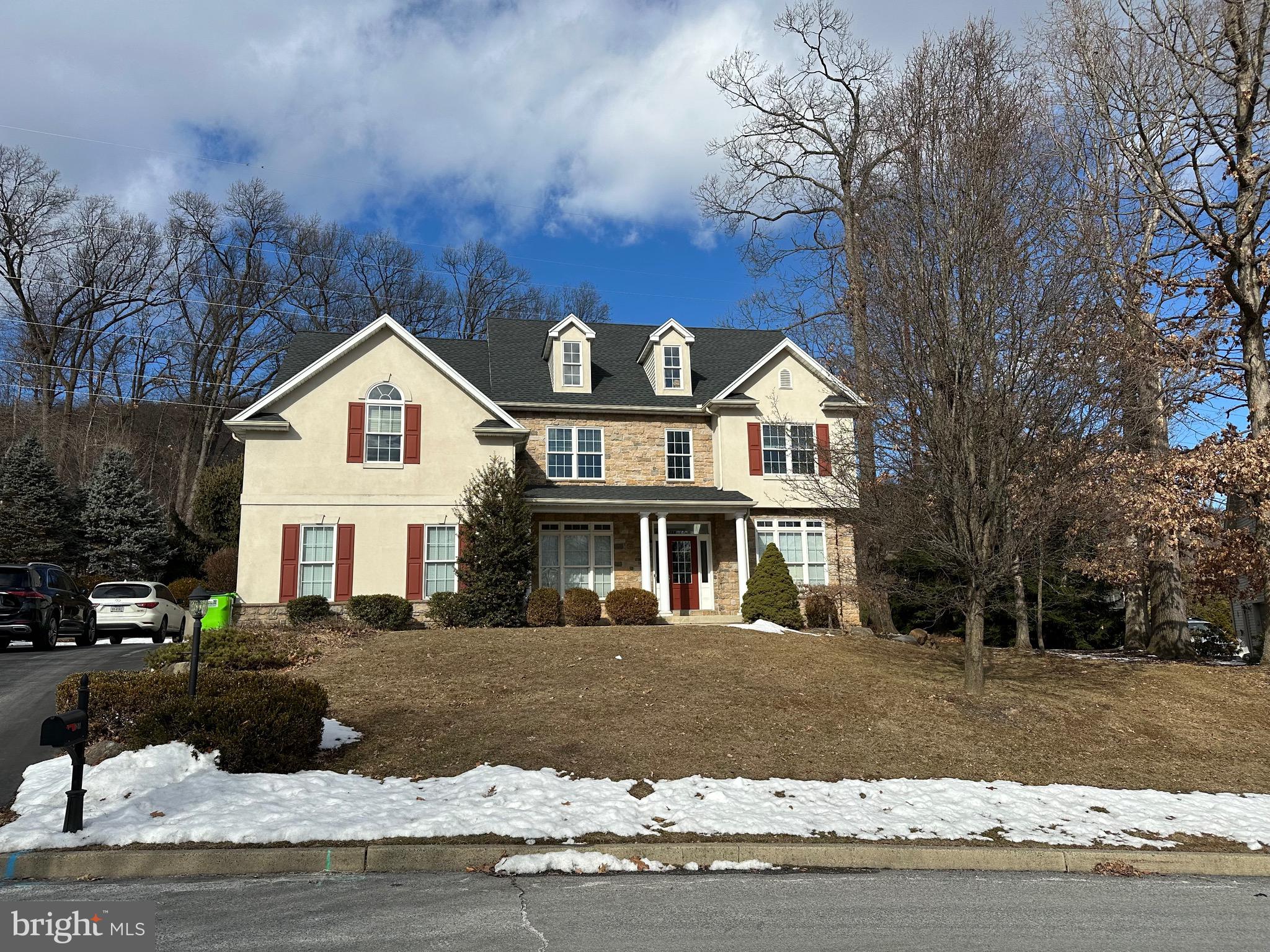 WOODFIELDS - Residential