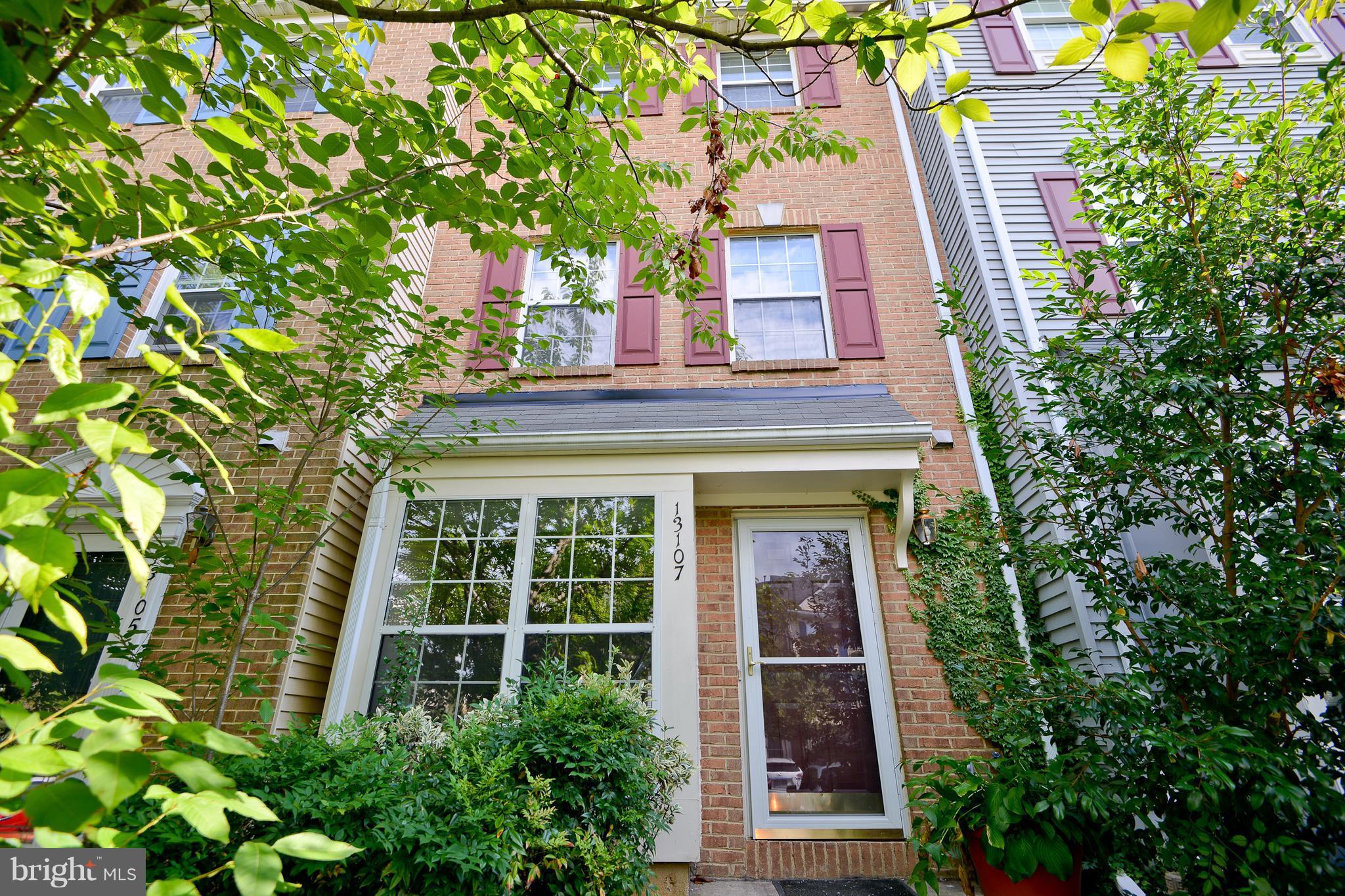 FAIR LAKES LAND BAY - Residential Lease