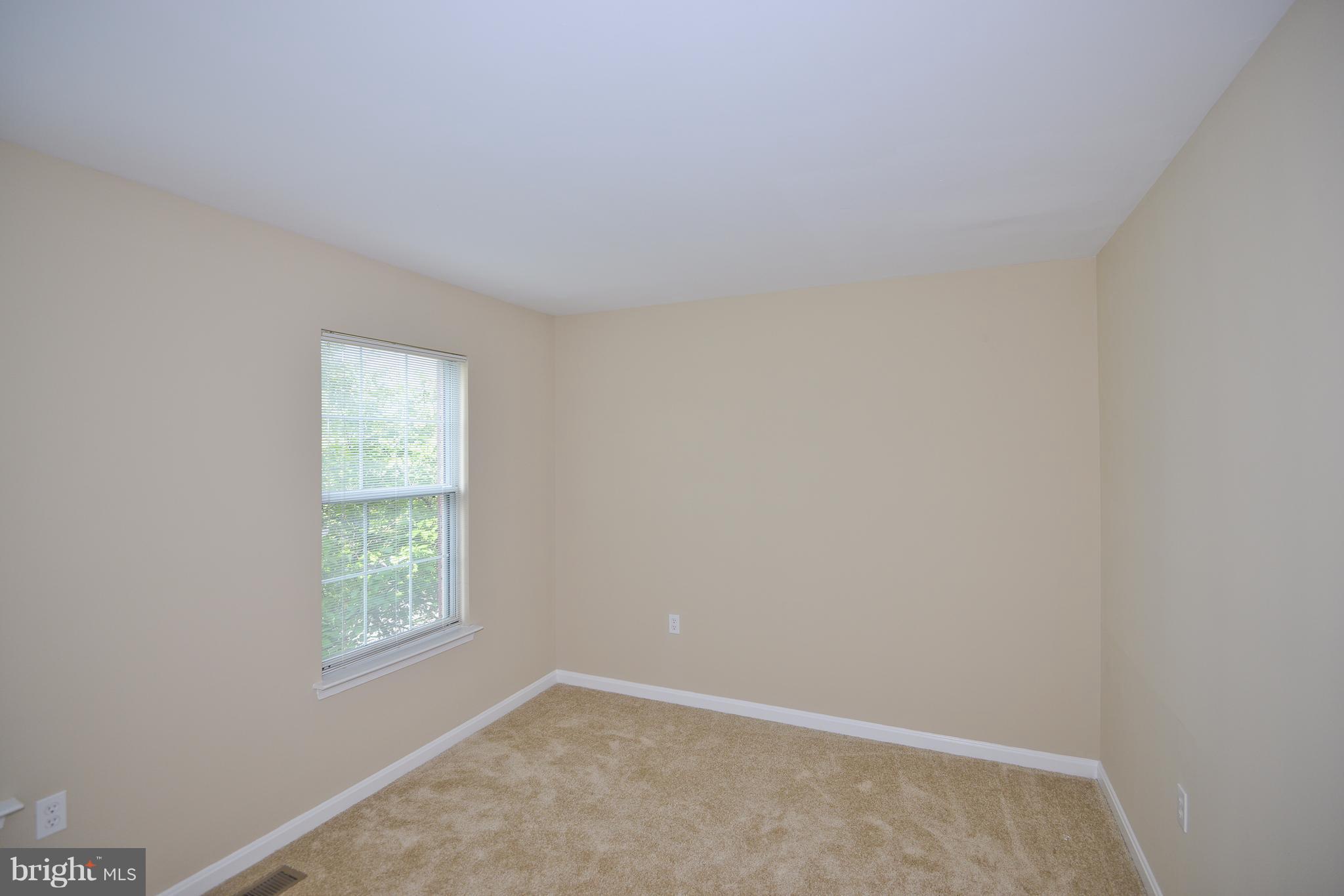 FAIR LAKES LAND BAY - Residential Lease