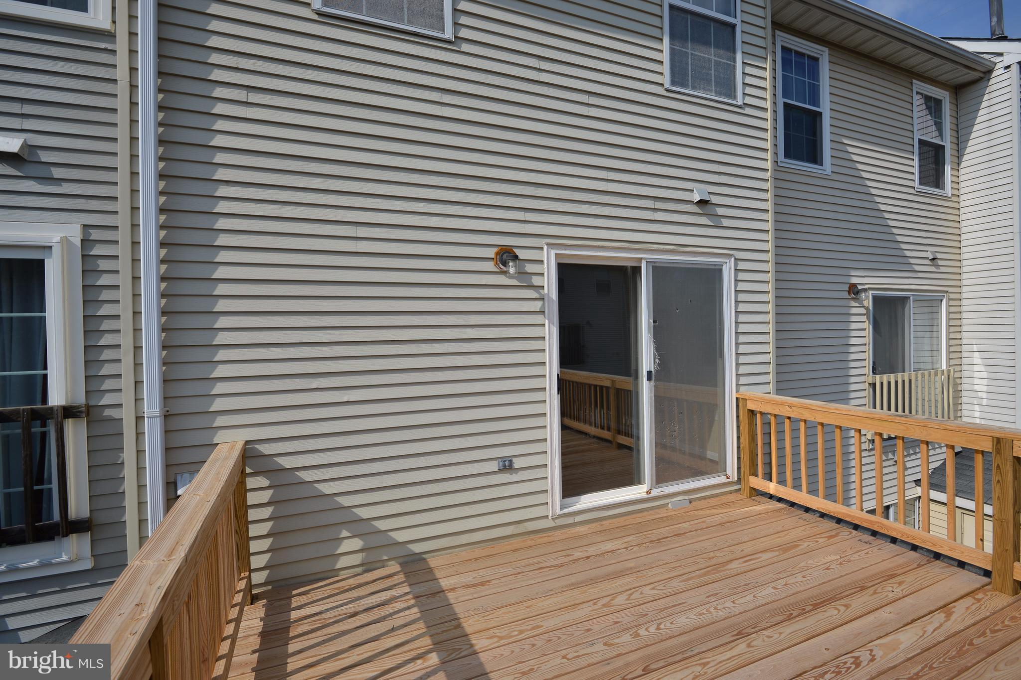 FAIR LAKES LAND BAY - Residential Lease