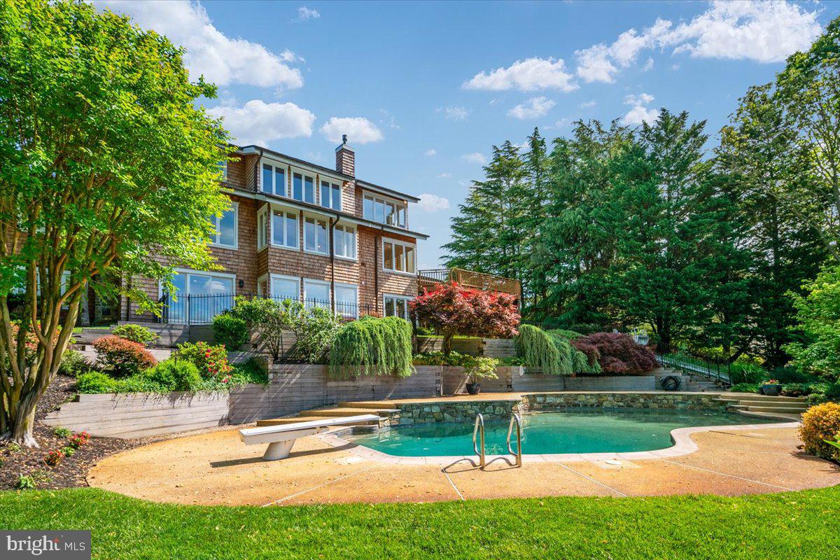 THE DOWNS - Residential