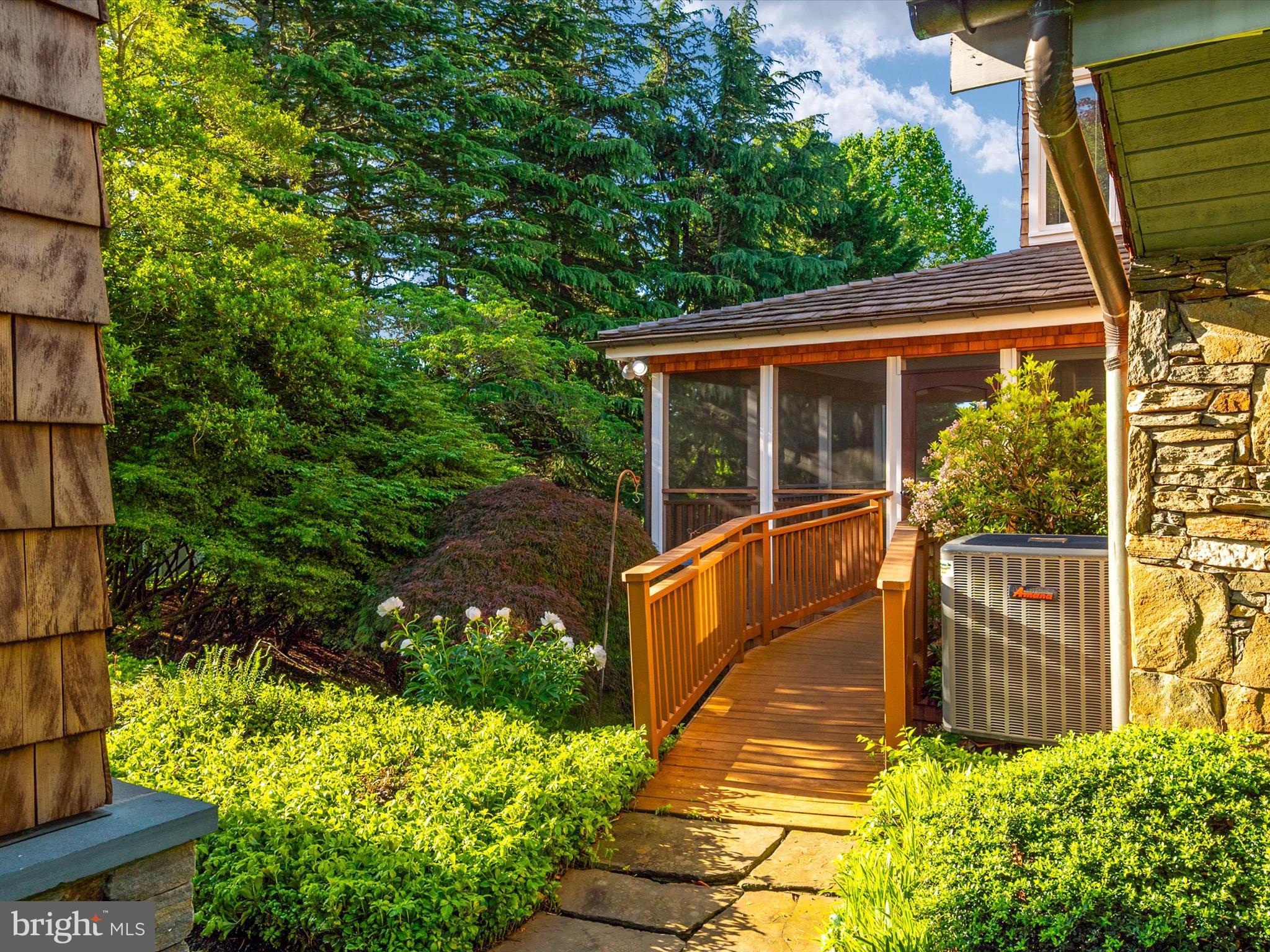 THE DOWNS - Residential