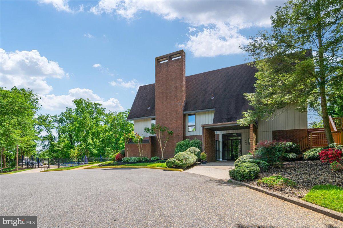 THE DOWNS - Residential