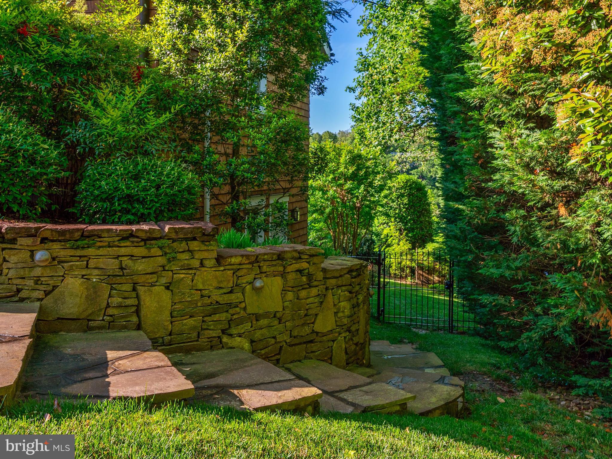 THE DOWNS - Residential