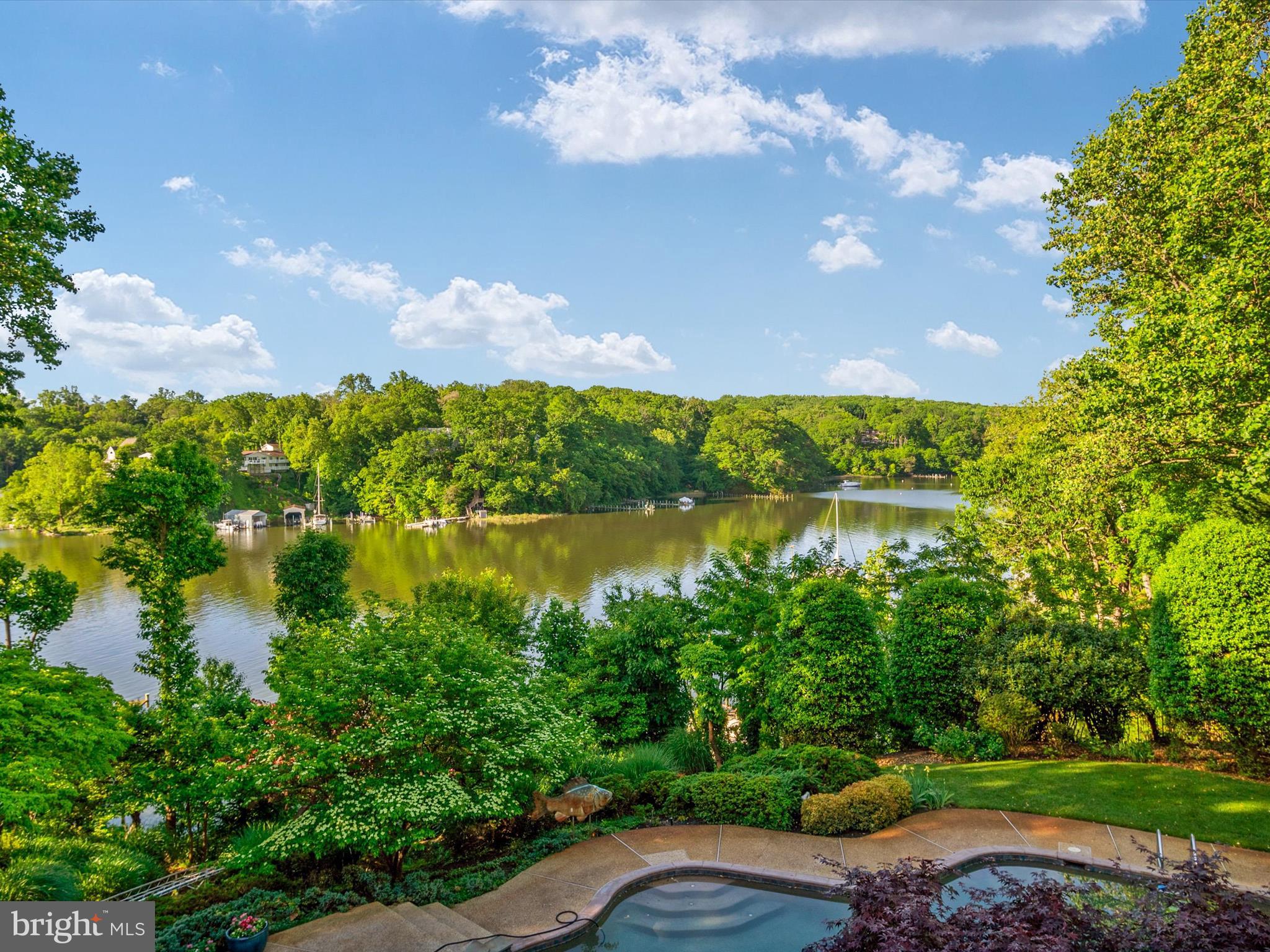 THE DOWNS - Residential