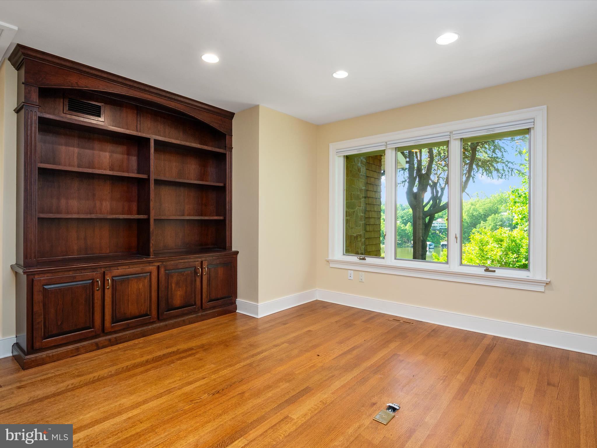 THE DOWNS - Residential