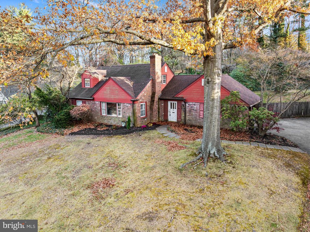 Photo of 208 Martroy Lane, WALLINGFORD, PA 19086 (MLS # PADE2103876)