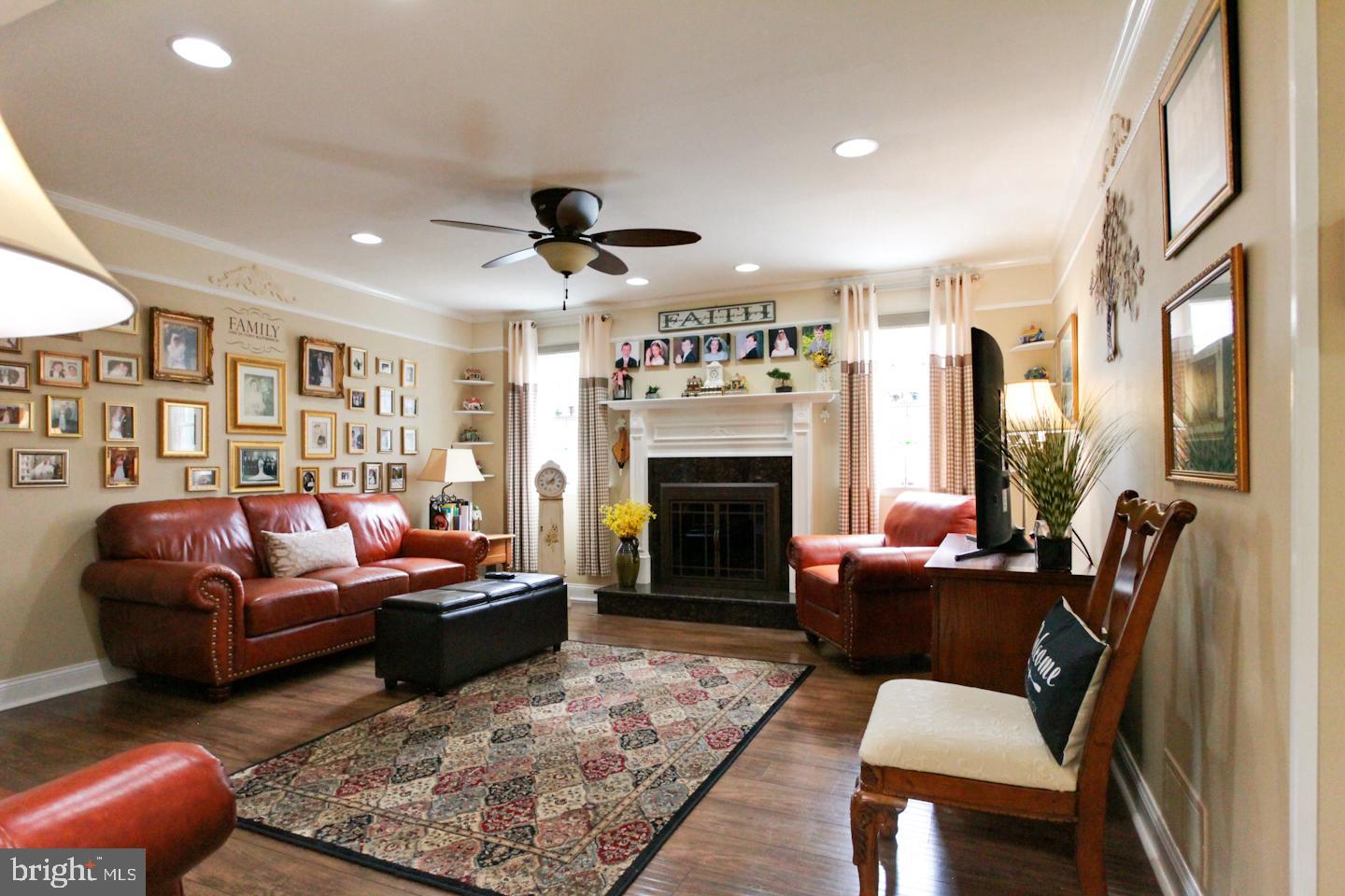 WOODRIDGE EAST - Residential