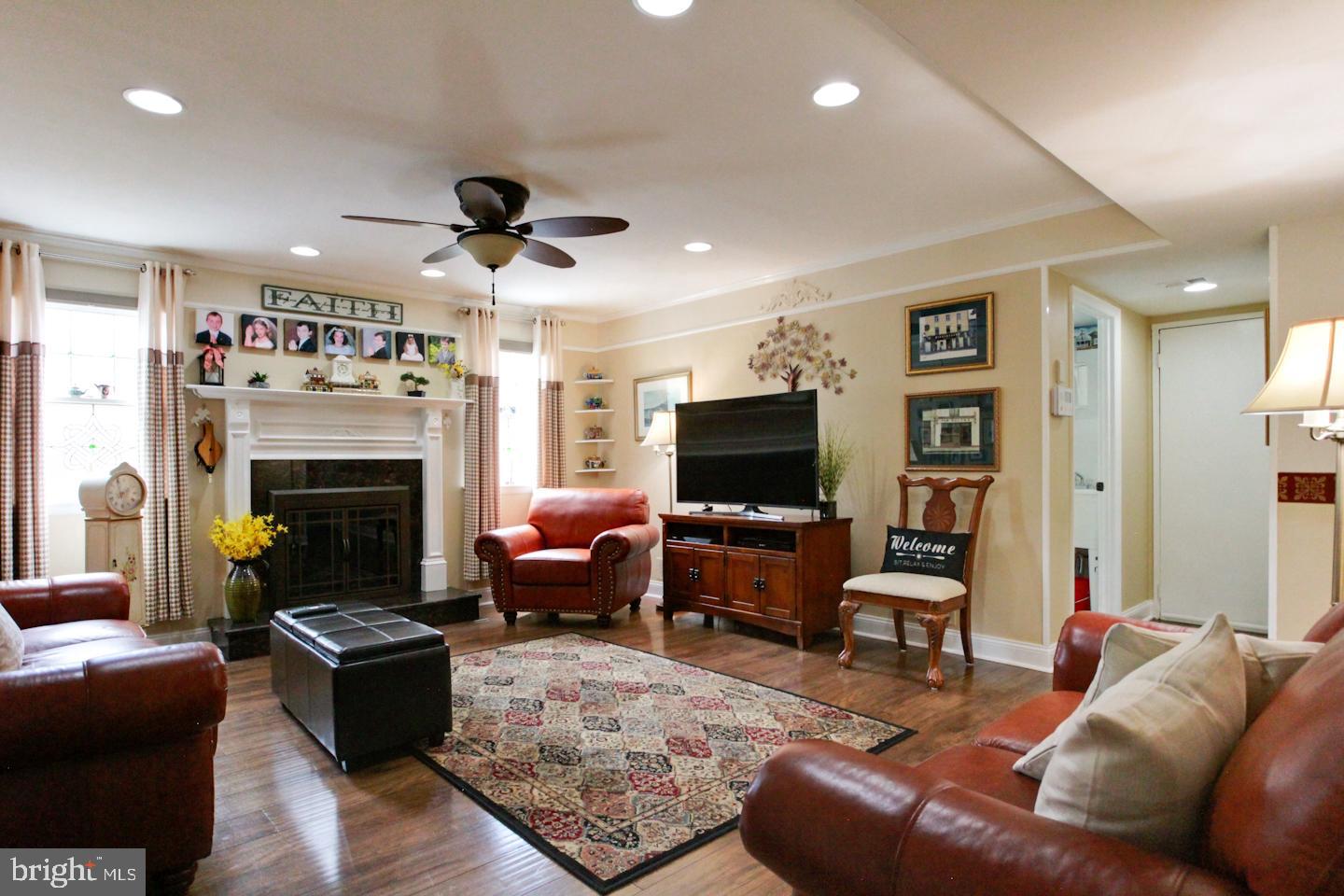 WOODRIDGE EAST - Residential