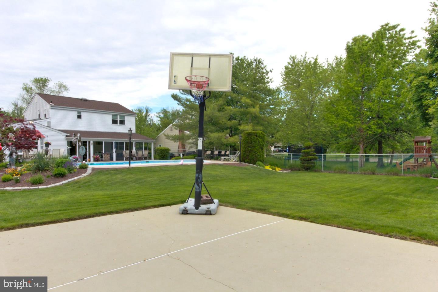 WOODRIDGE EAST - Residential