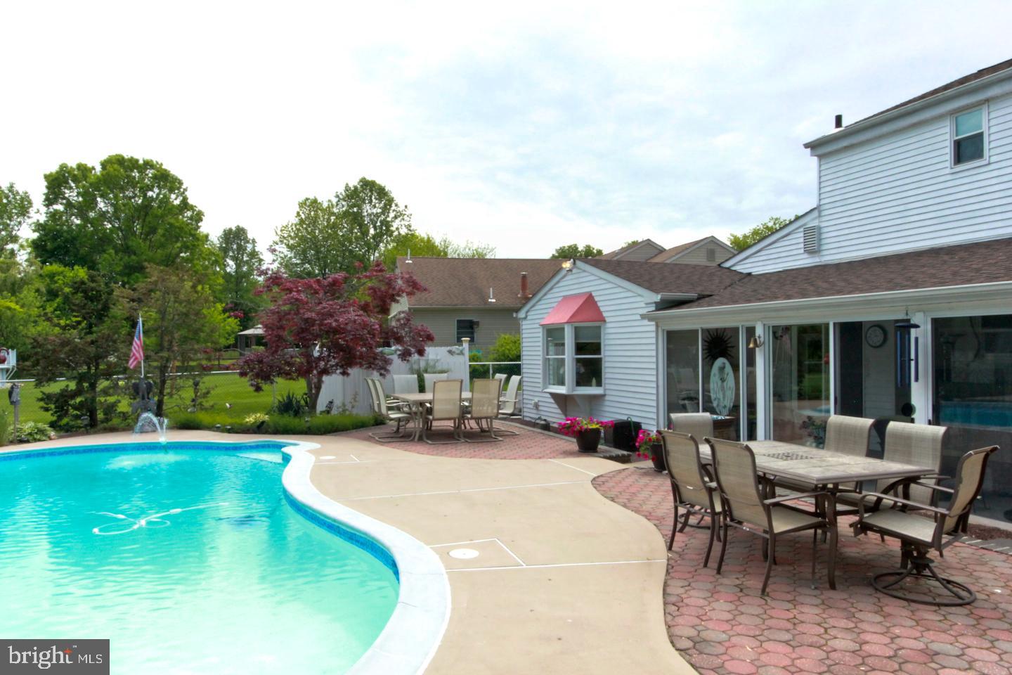 WOODRIDGE EAST - Residential